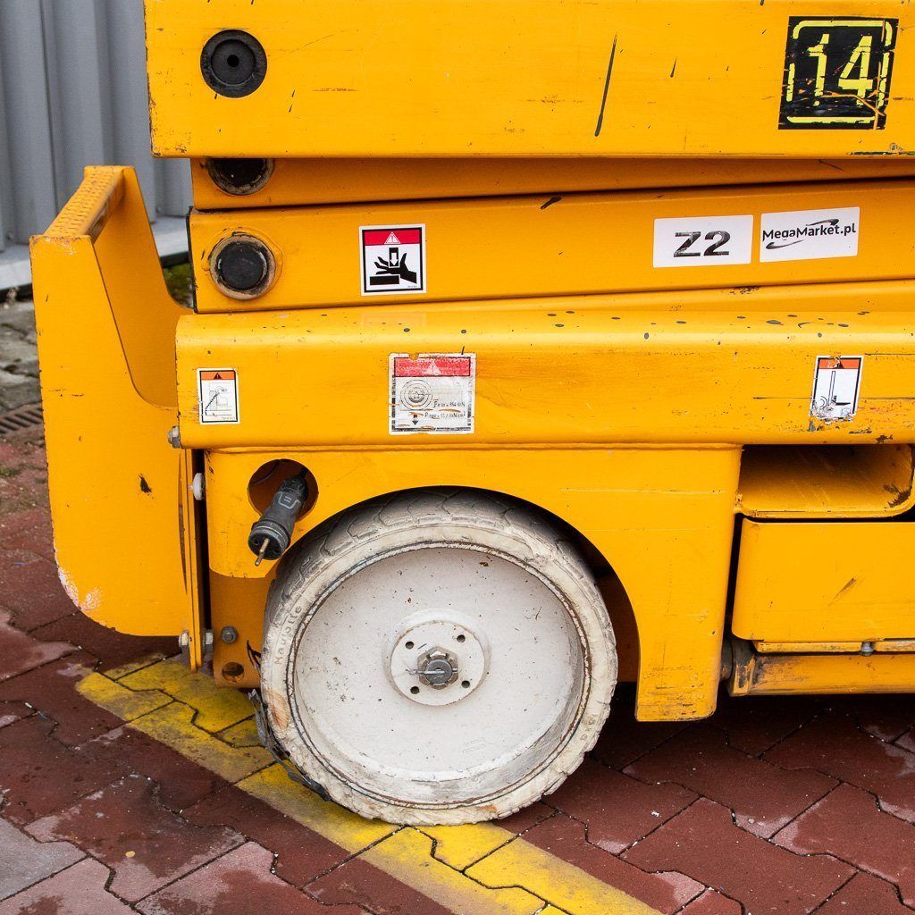 Haulotte Compact 8 piattaforma a forbice elettrica