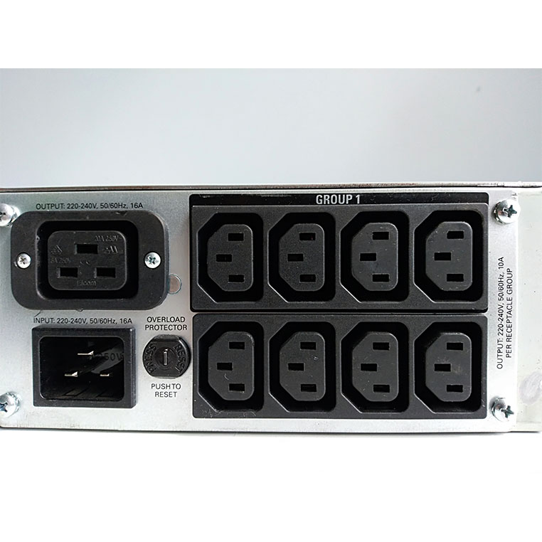 APC Smart-UPS SMT3000RMI2U UPS 3000VA senza batteria