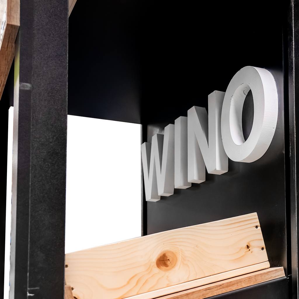 Mega-M Espositore vino H205x86,5 cm nero rovere LED