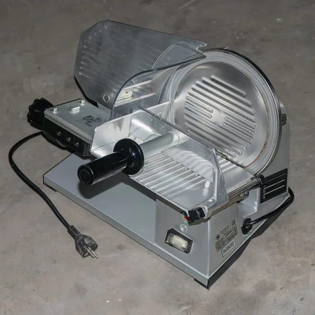 RM GASTRO GMS-250 affettatrice lama 250 mm 155W 0-15 mm