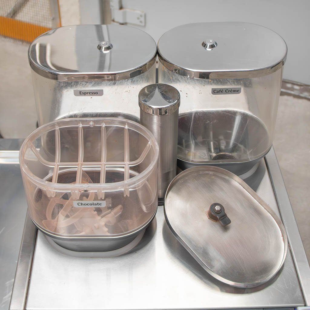 WMF 9000S+ Macchina Caffè Automatica con Frigo Latte