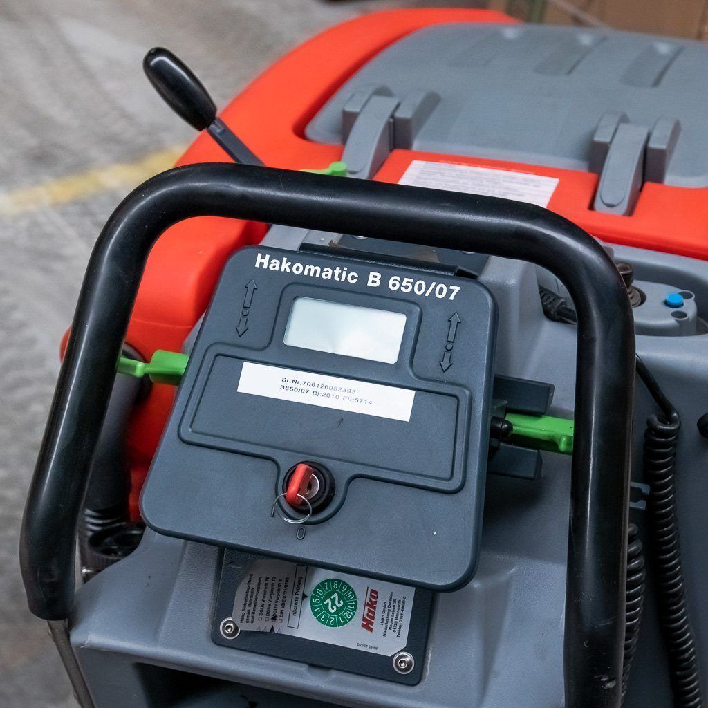 Hako B650/07 lavasciuga pavimenti doppia spazzola