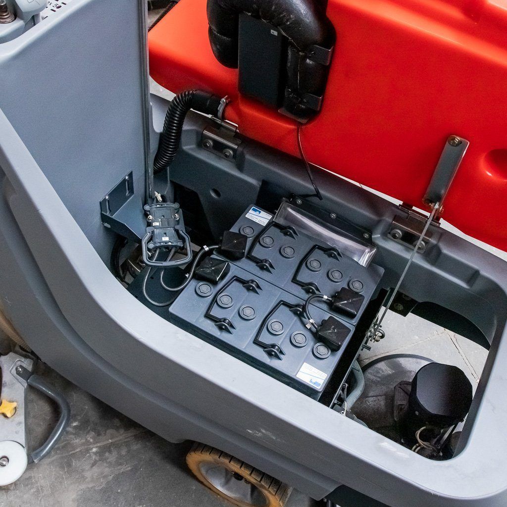 Hako B650/07 lavasciuga pavimenti doppia spazzola