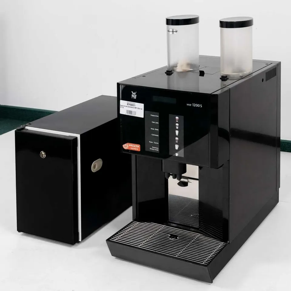 WMF 1200S macchina caffè automatica con frigo latte