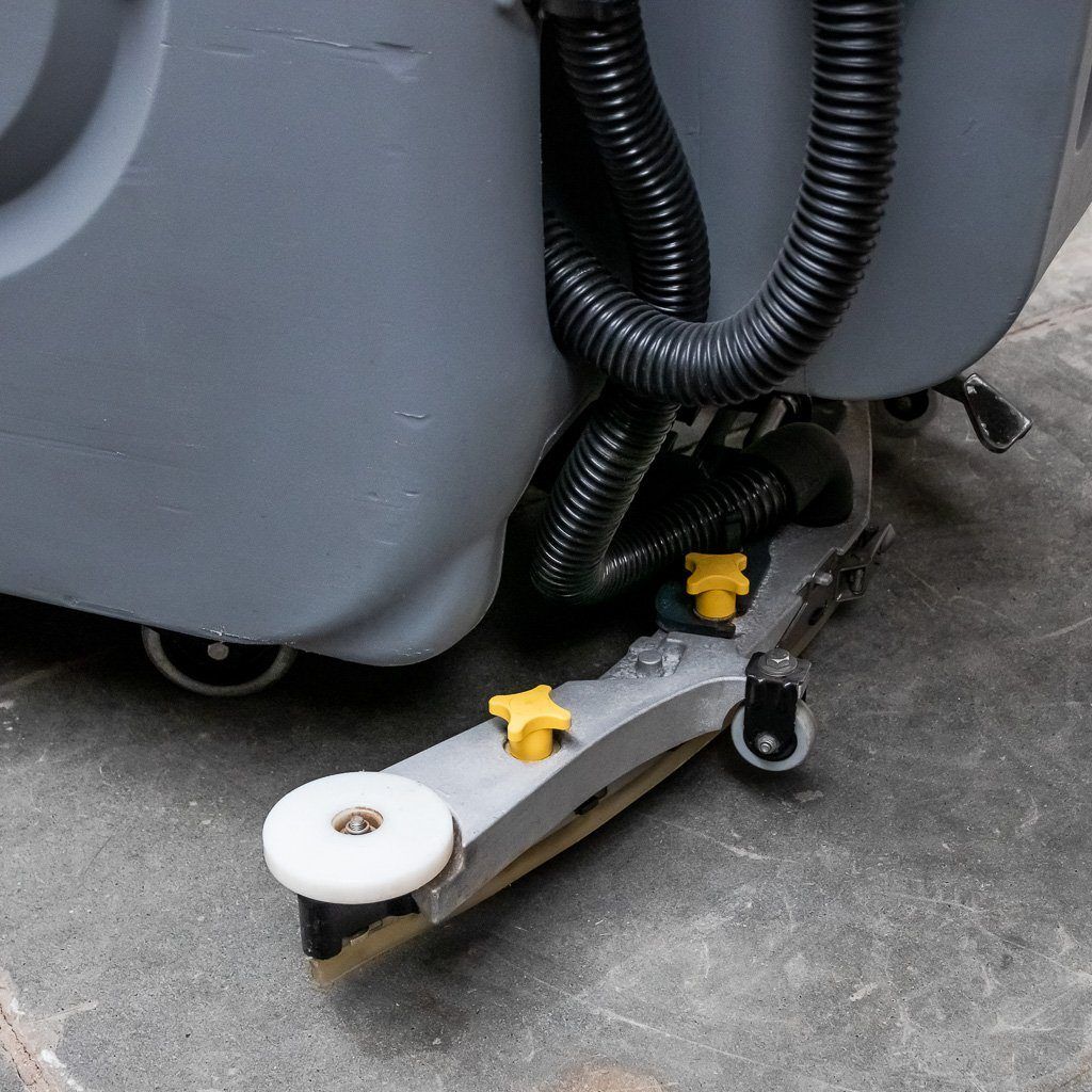 Hako B650/07 lavasciuga pavimenti doppia spazzola
