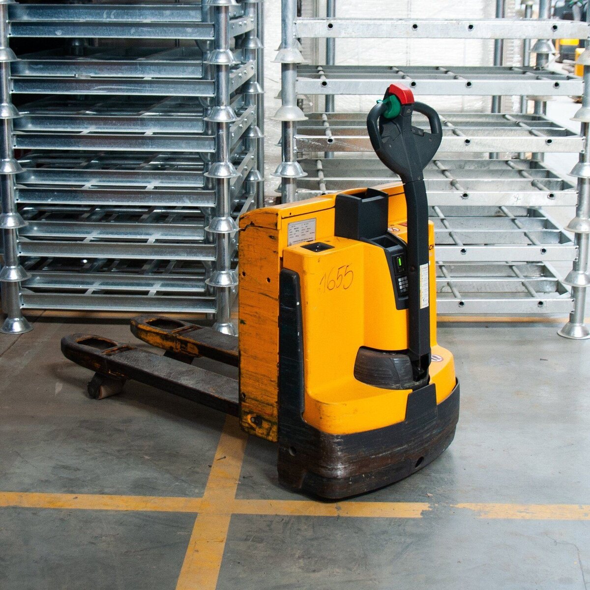 Jungheinrich EJE 116 transpallet elettrico 1600 kg con caricabatterie