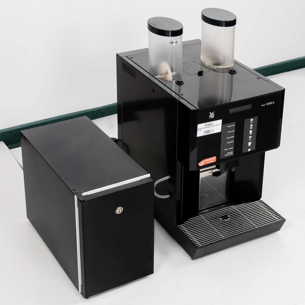 WMF 1200S macchina caffè automatica con frigo latte