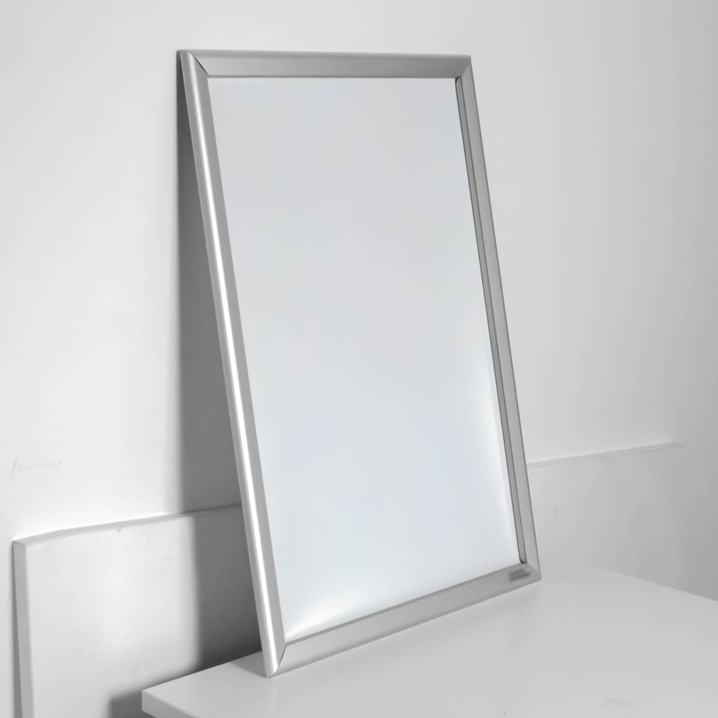 OWZ B2 cornice portaposter a scatto alluminio B2