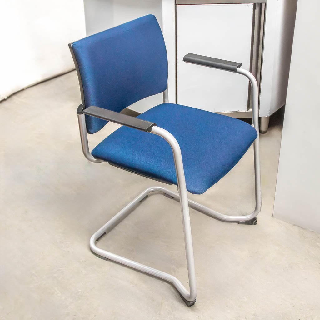 Sedia ufficio con braccioli blu H81 L59 P45