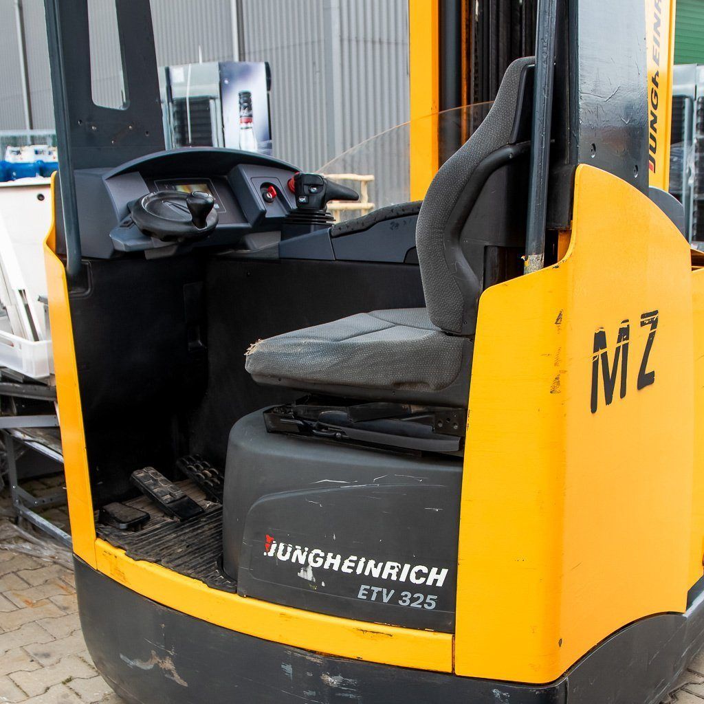 Jungheinrich ETV 325 carrello retrattile 2500kg 8,42m usato