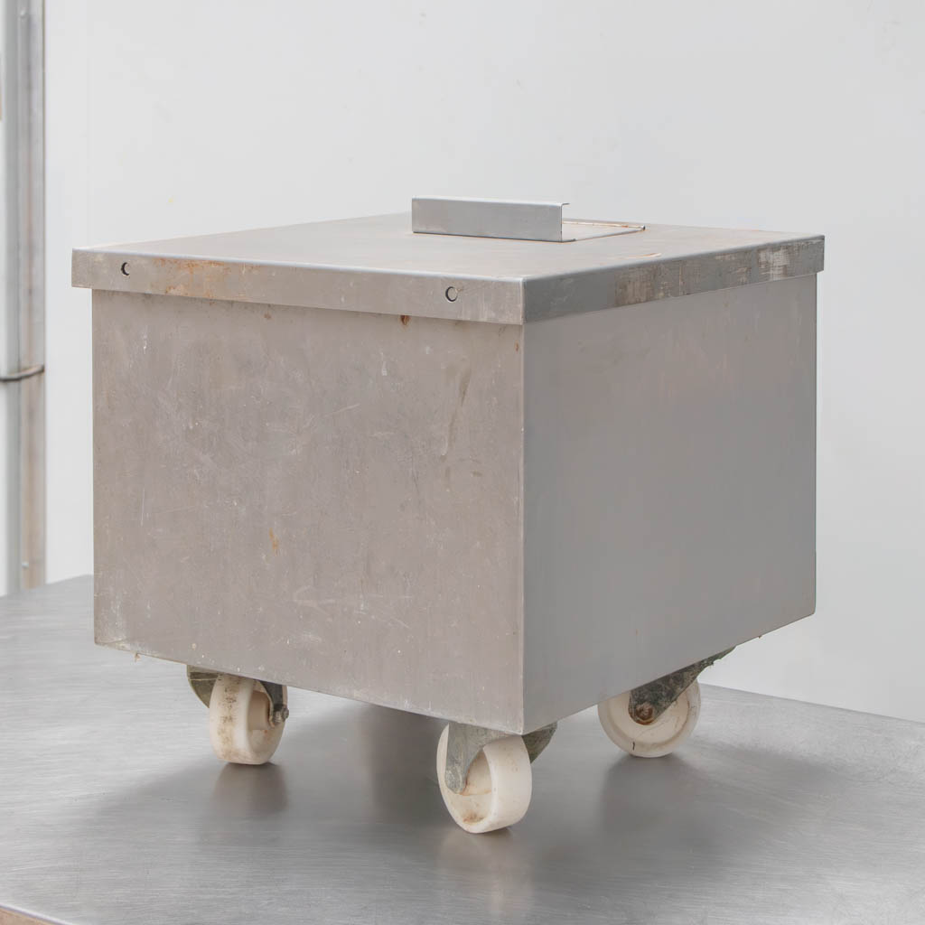 Pattumiera inox con ruote 42x42x43 cm con coperchio