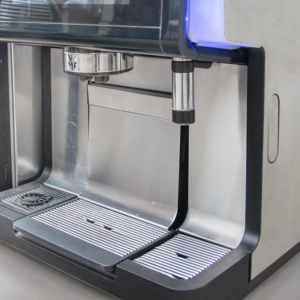 WMF 9000S+ Macchina Caffè Automatica con Frigo Latte