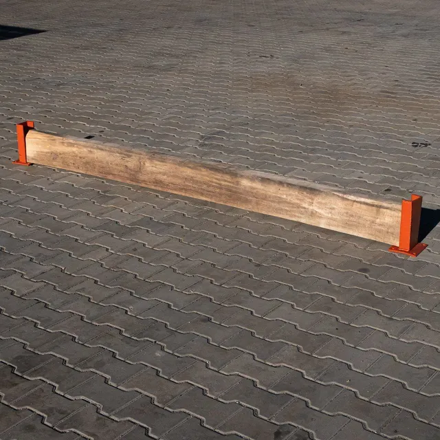 Protezione frontale scaffale in legno 240 cm con supporti