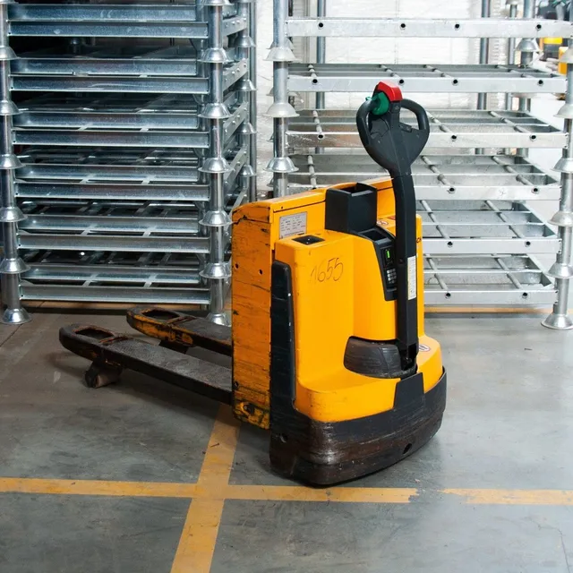 Jungheinrich EJE 116 transpallet elettrico 1600 kg con caricabatterie