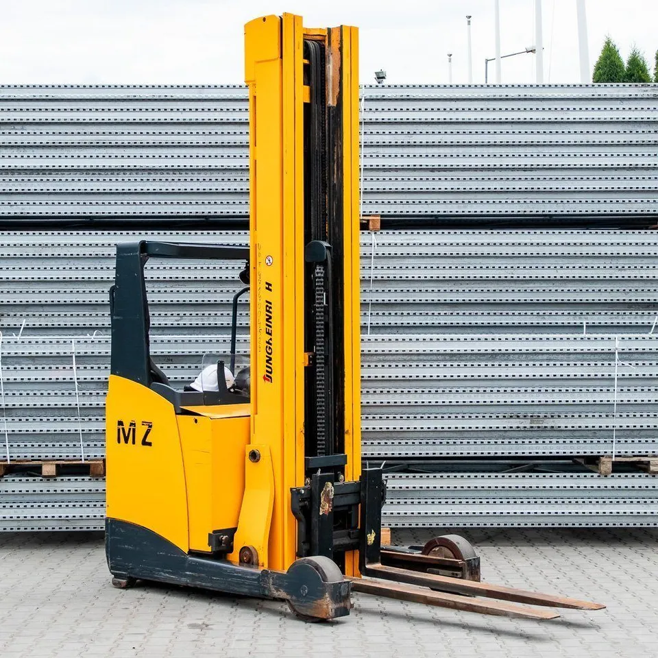 Jungheinrich ETV 325 carrello retrattile 2500kg 8,42m usato