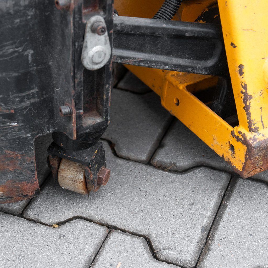 OMV transpallet elettrico timone per magazzino compatto
