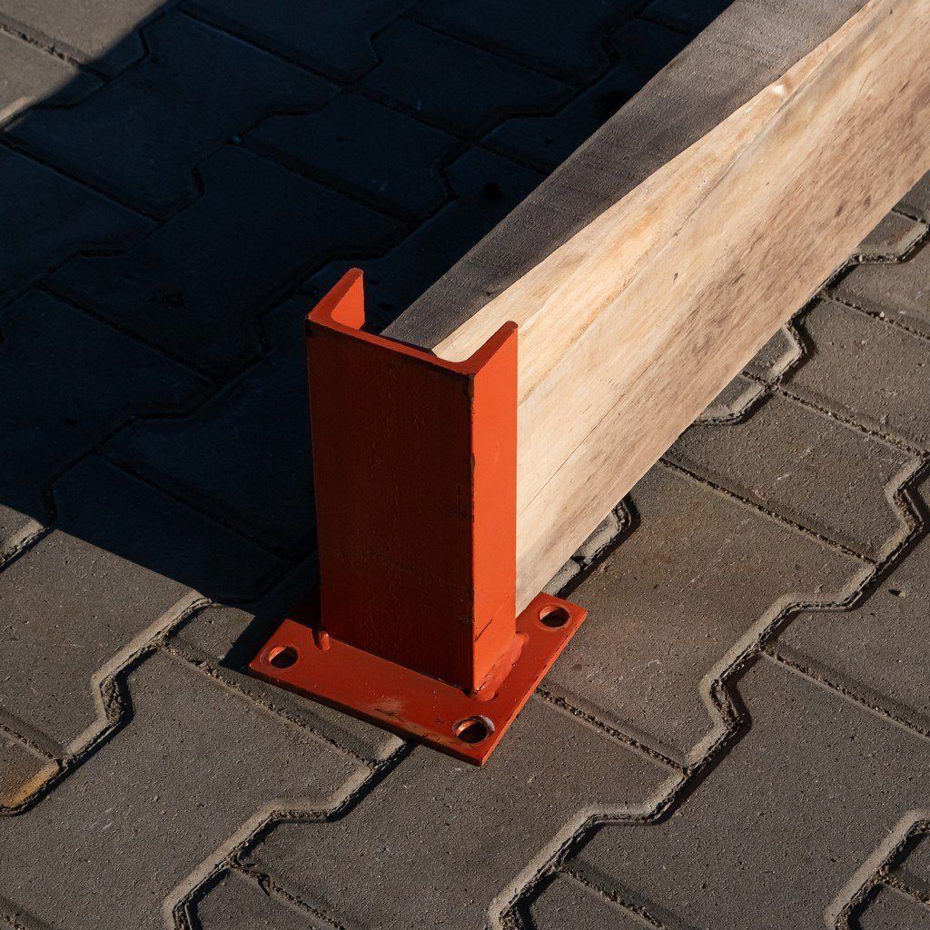 Paracolpo frontale in legno per scaffale 110 cm