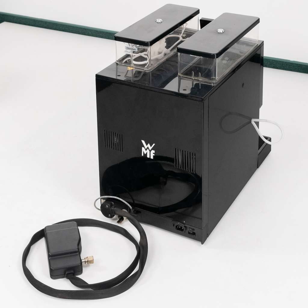 WMF 1100S + frigorifero macchina caffè automatica