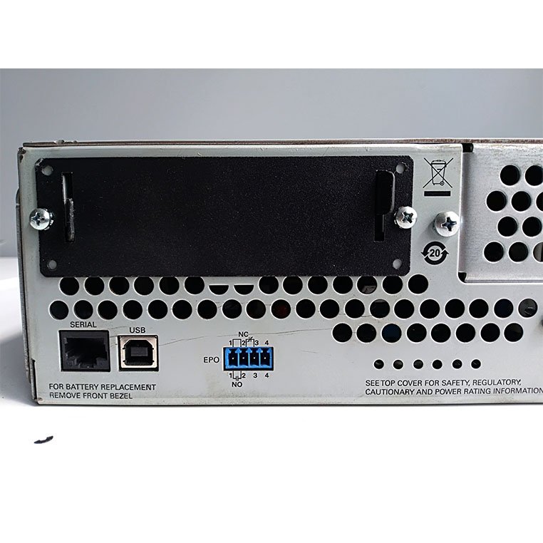 APC Smart-UPS SMT3000RMI2U UPS 3000VA senza batteria