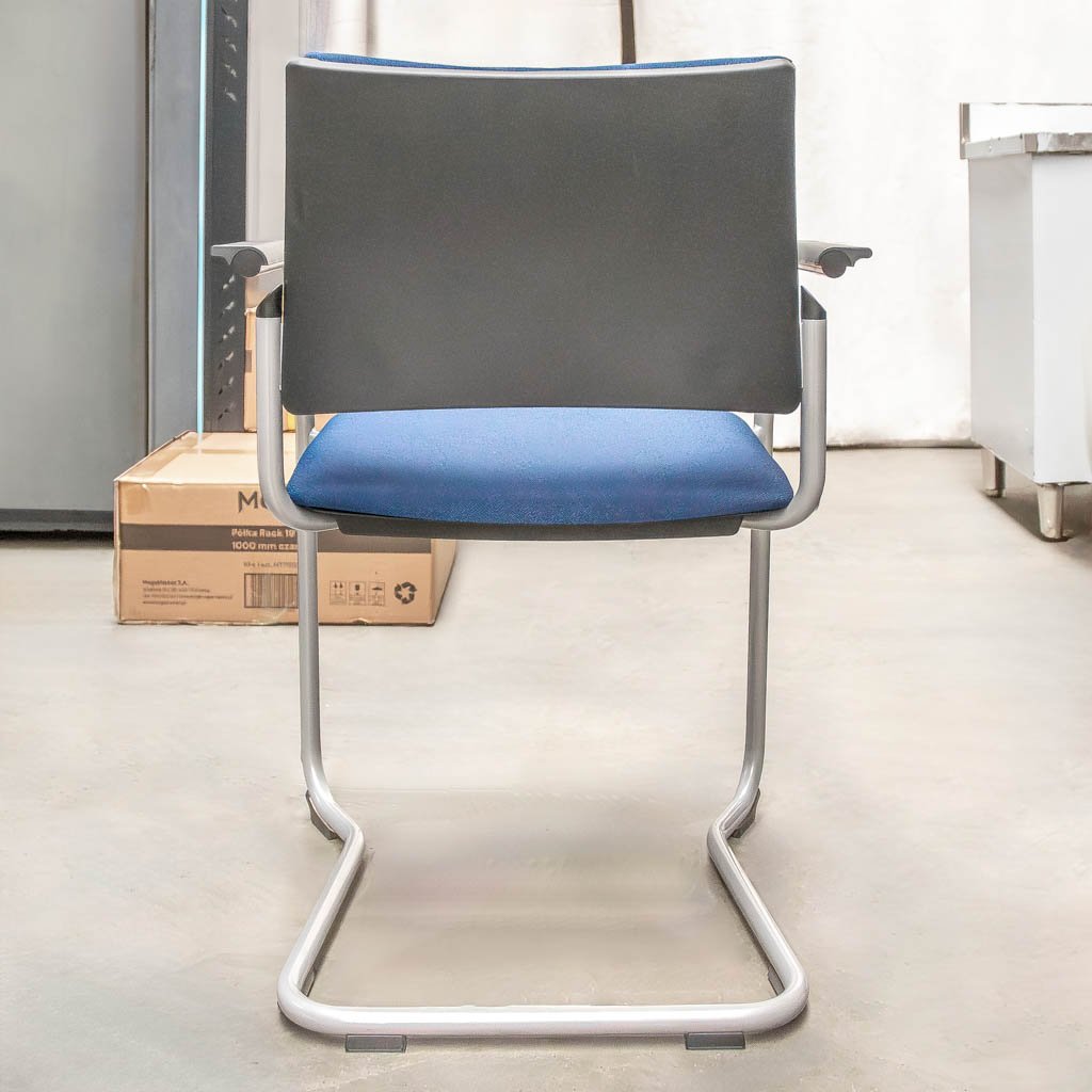 Sedia ufficio con braccioli blu H81 L59 P45