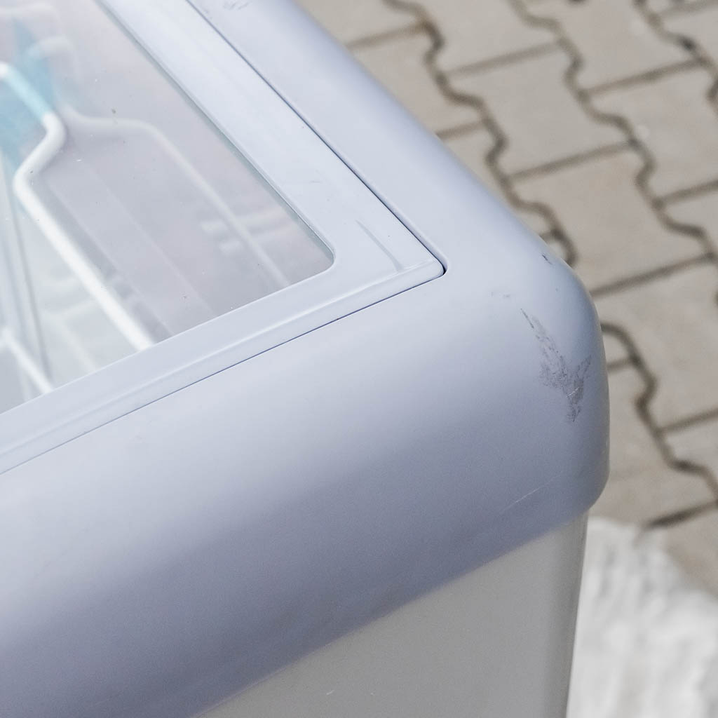 Mega-M Yeti X67 congelatore a pozzetto vetrina 110 L con ruote