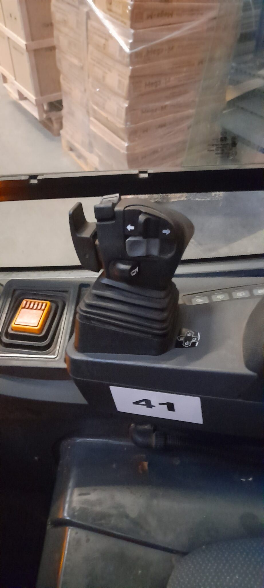 JUNGHEINRICH EFG 425S muletto elettrico con cabina