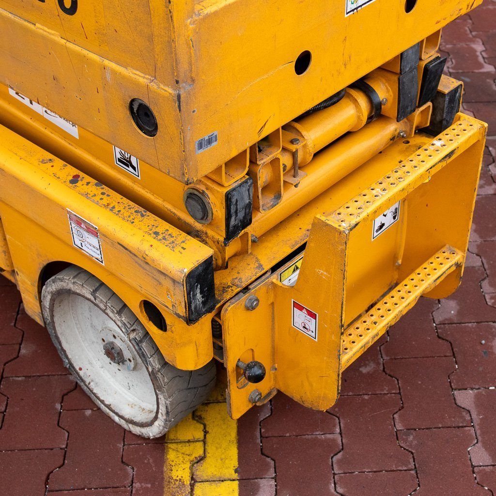 Haulotte Compact 8 piattaforma forbice elettrica