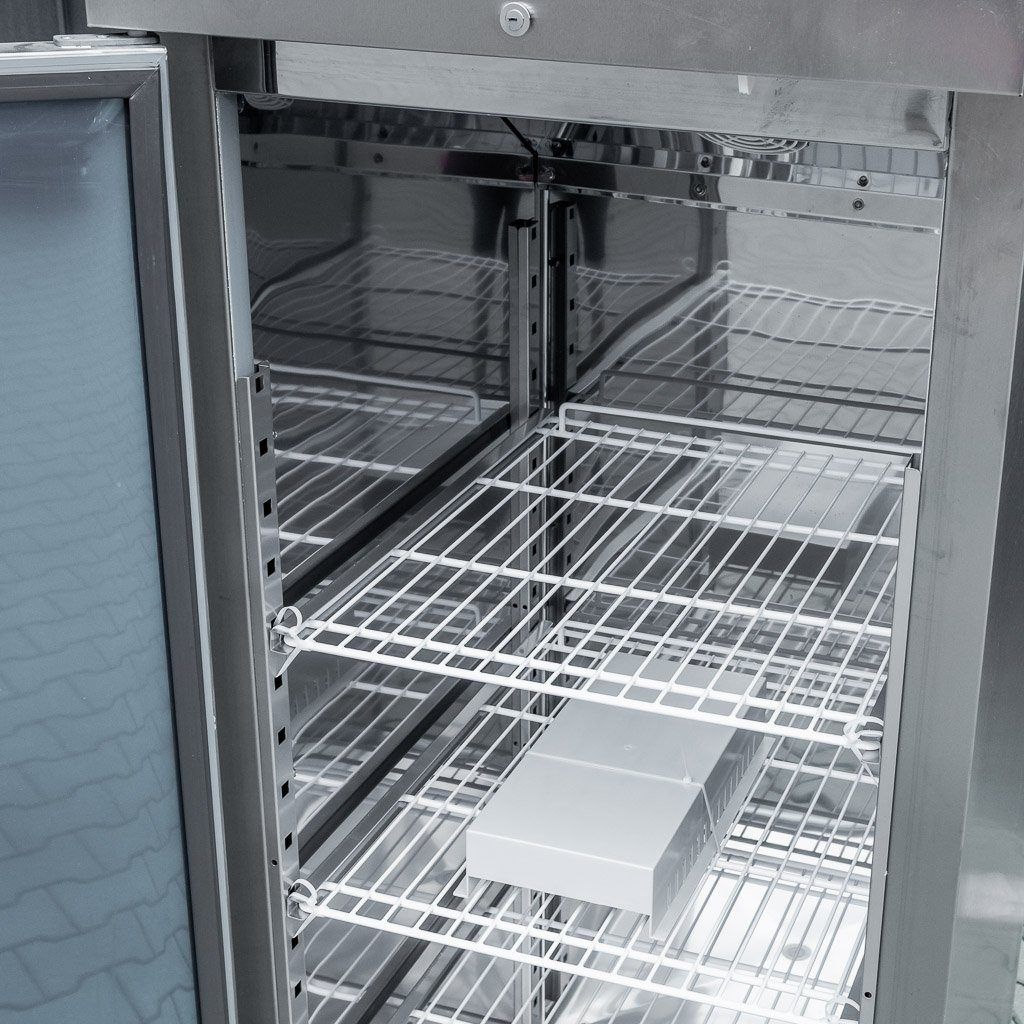 Stalgast 840590 armadio frigo inox GN 2/1 537 L