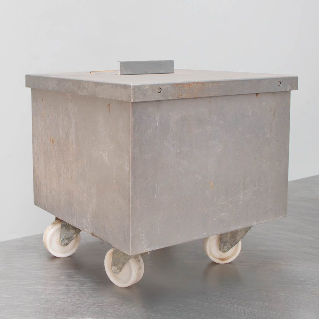 Pattumiera inox con ruote 42x42x43 cm con coperchio