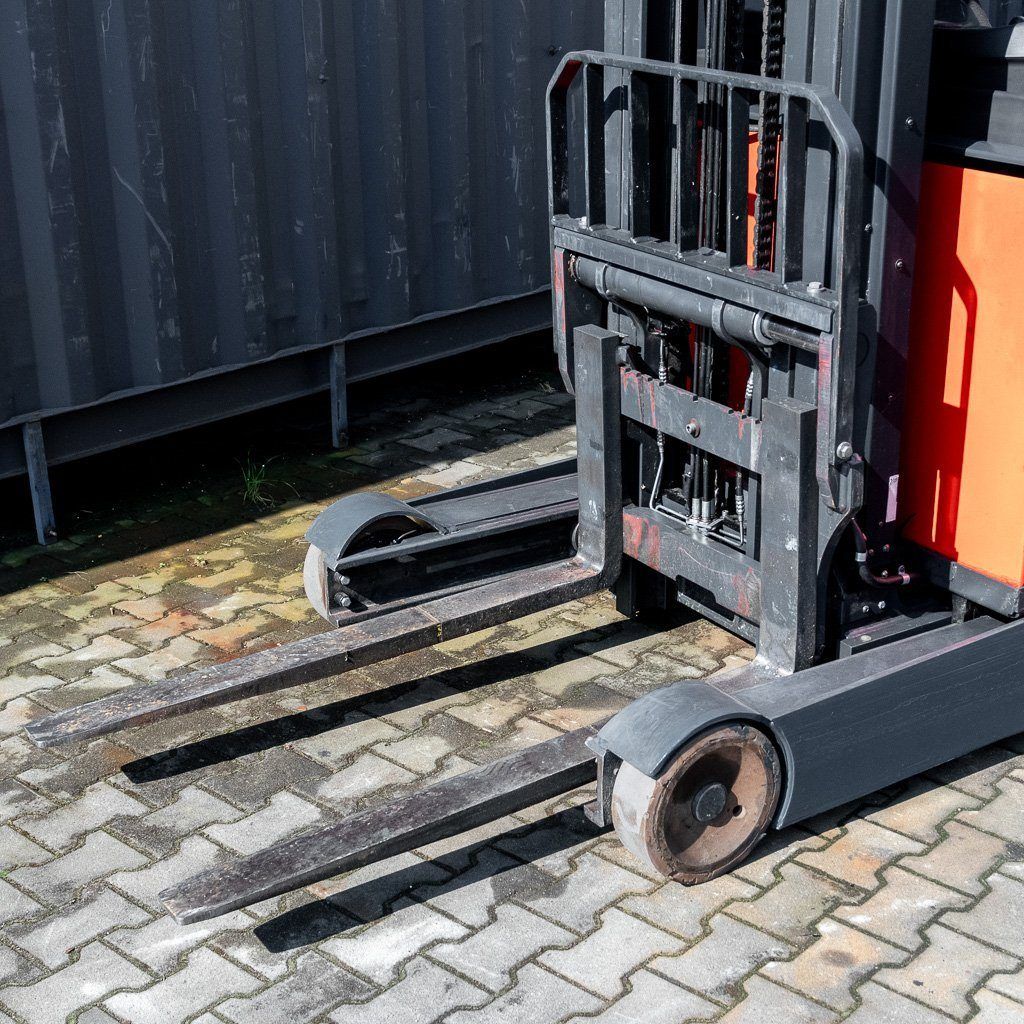Linde R14 carrello retrattile elettrico 1400 kg 8,46 m