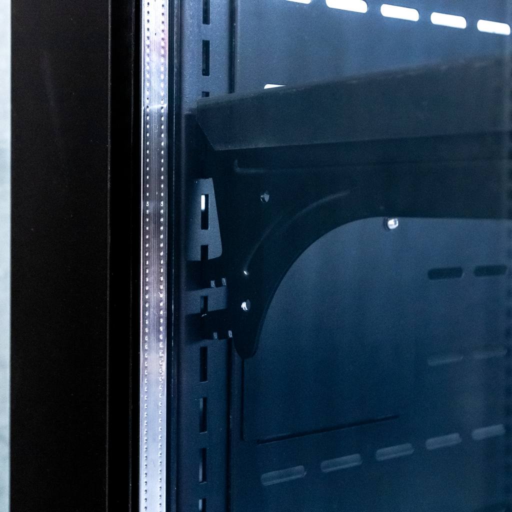 Mega-M Hugo Plus IC banco frigorifero 256 cm porte vetro LED