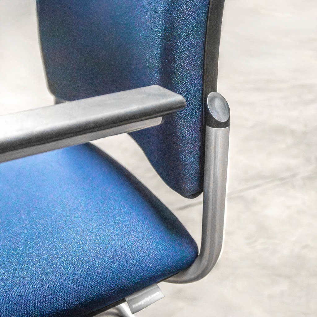 Sedia ufficio con braccioli blu H81 L59 P45