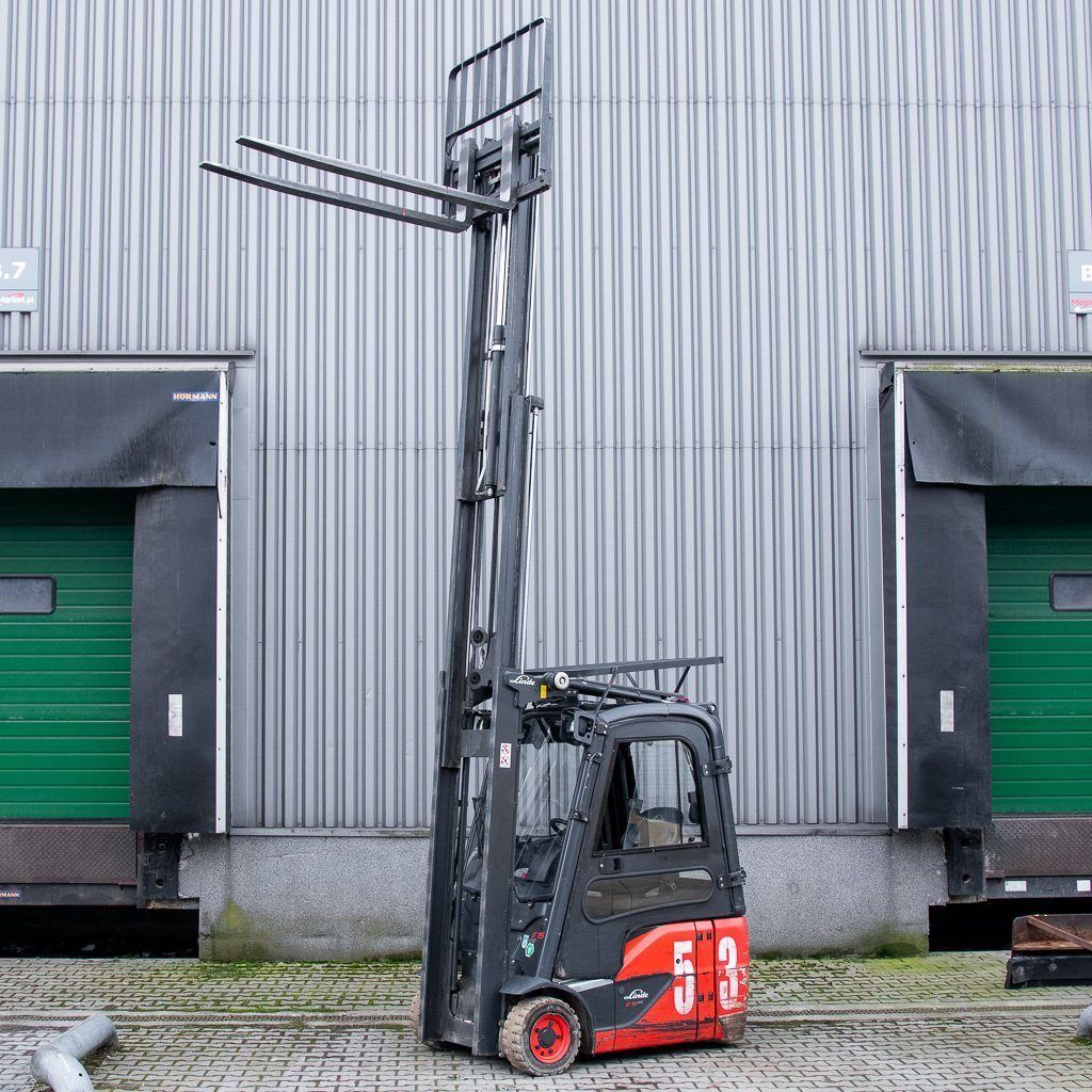 Linde E15 carrello elevatore elettrico 1500 kg sollevamento 464 cm