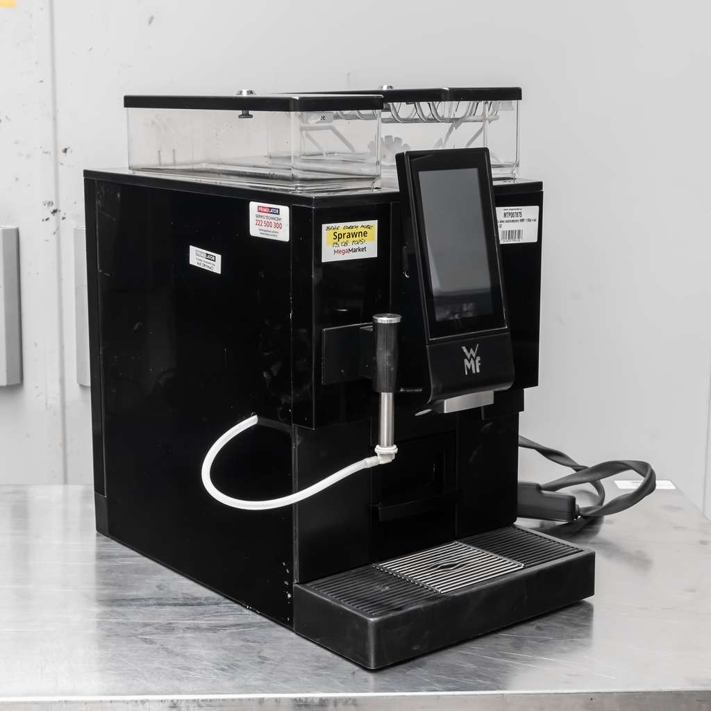 WMF 1100 S macchina caffè automatica con frigo latte